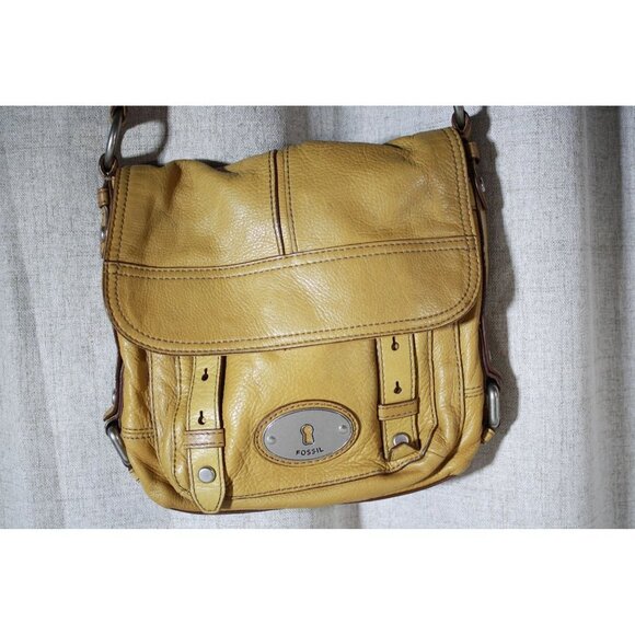 Fossil Leather Purse - Picture 1 of 8